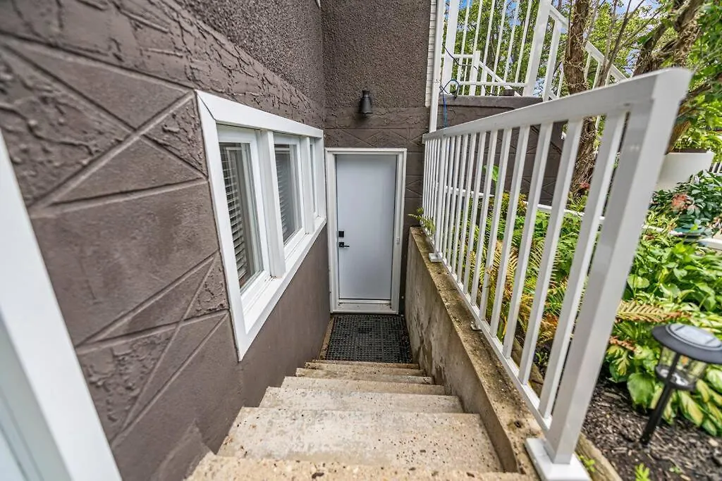 Apartment Yeg Chic Luxury Accommodation Edmonton