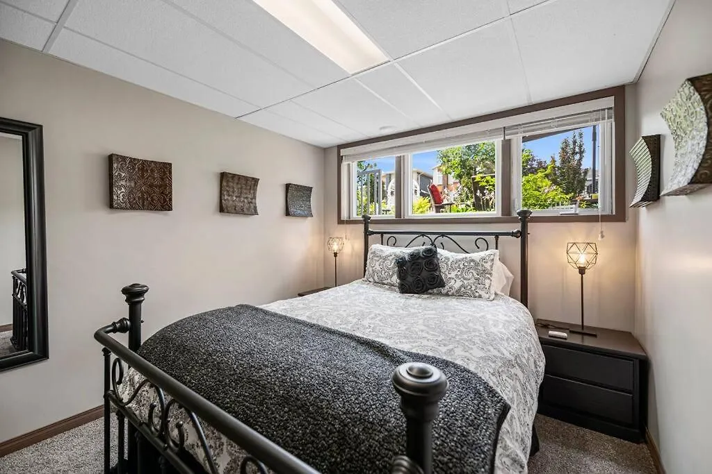 Yeg Chic Luxury Accommodation Edmonton