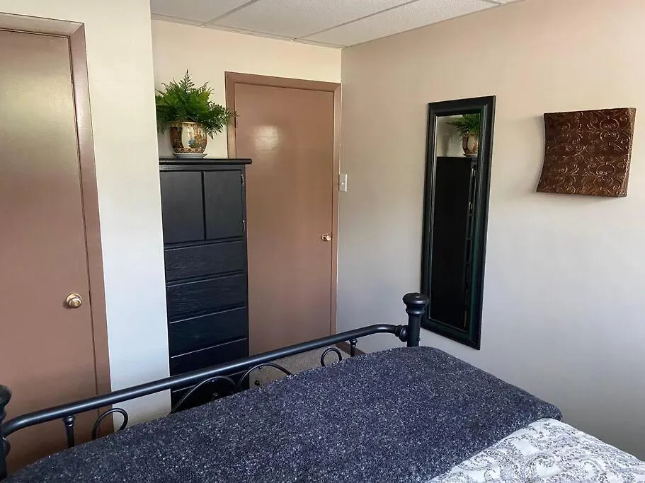Yeg Chic Luxury Accommodation Edmonton Apartment